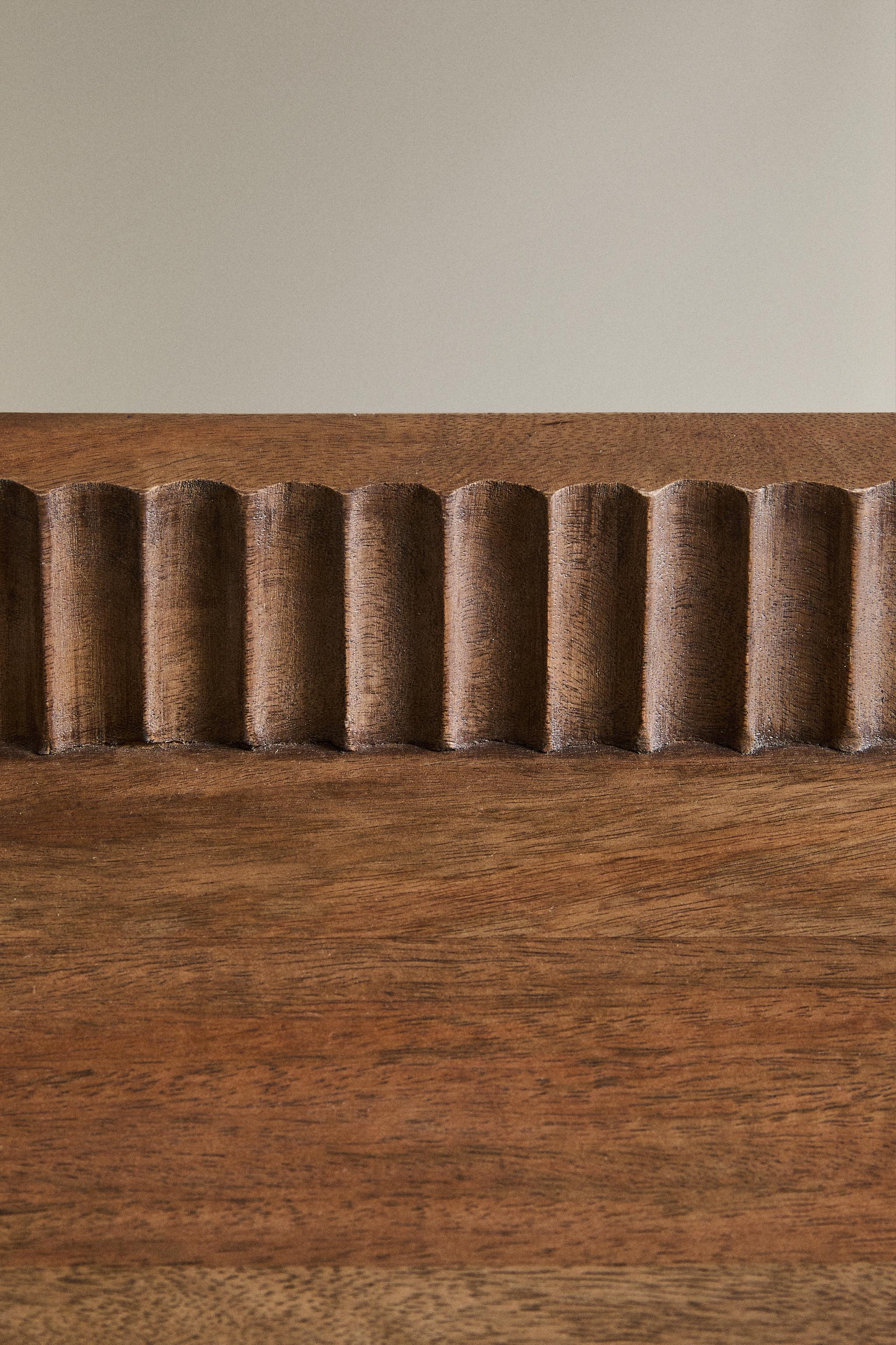 DECORATIVE WOODEN TRAY